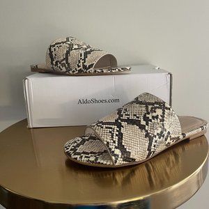 New in Box ALDO Amblard Flat Slip On Sandals, Natural, Sz 6